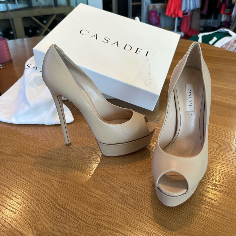 Casadei NWT Beige Peep Toe Platform Pumps Heels Size 37 1/2